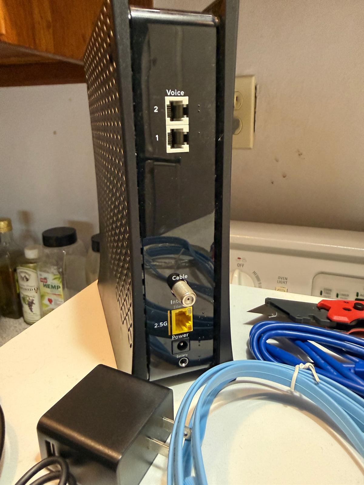 Hitron EN2251 DOCSIS 3.1 cable modem (Spectrum) photo